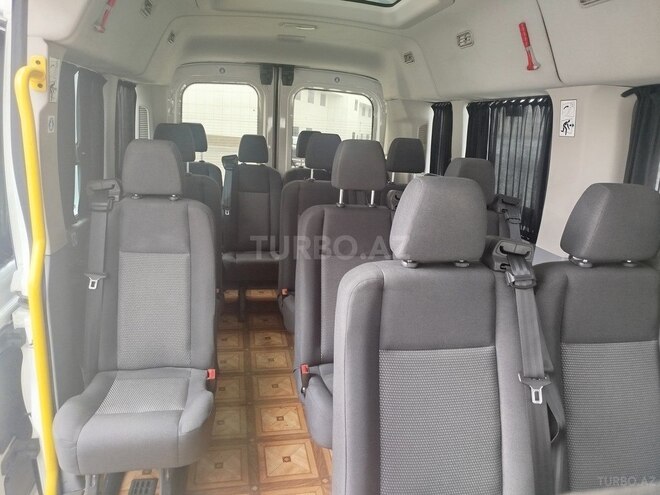 Ford Transit-12