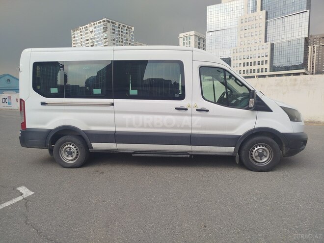 Ford Transit-4