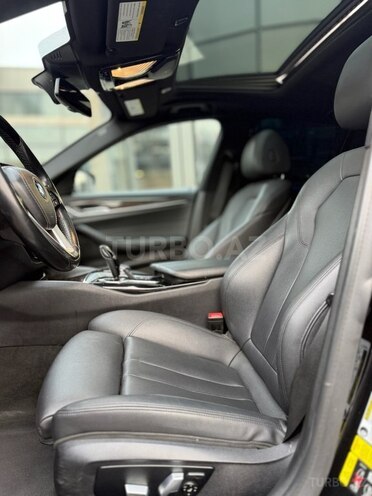 BMW 530e-14