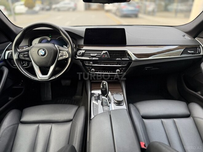BMW 530e-16