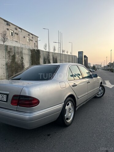 Mercedes E 200 1997, 189,000 km - 2.0 l - Bakı