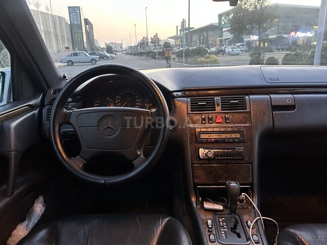 Mercedes E 200 1997, 189,000 km - 2.0 l - Bakı