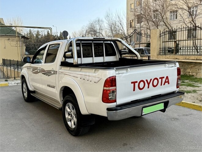 Toyota Hilux 2012, 183,440 km - 2.5 l - Bakı