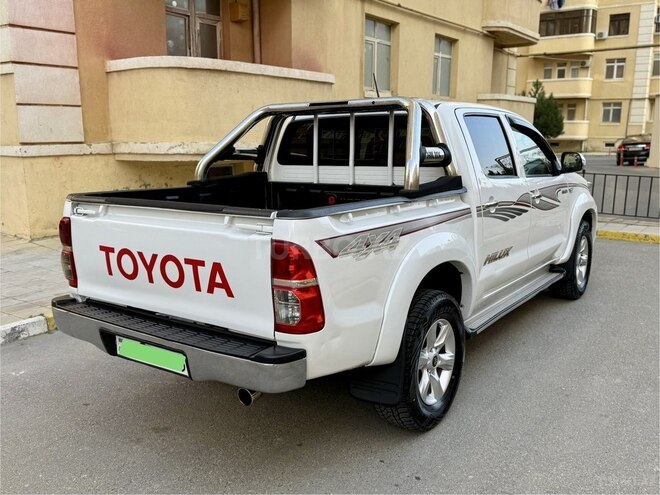 Toyota Hilux 2012, 183,440 km - 2.5 l - Bakı