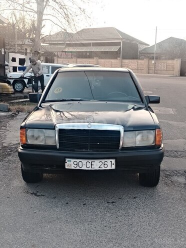 Mercedes 190 1990, 90,000 km - 2.0 l - Qazax