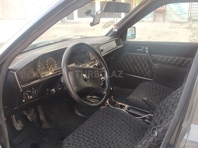 Mercedes 190 1990, 90,000 km - 2.0 l - Qazax