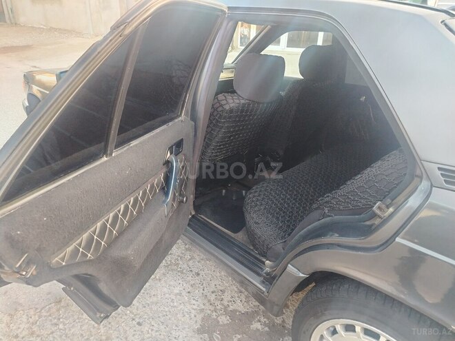 Mercedes 190 1990, 90,000 km - 2.0 l - Qazax