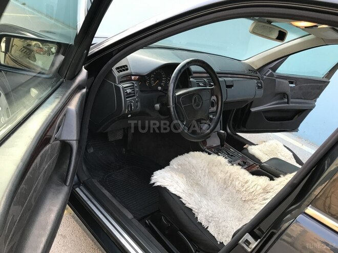 Mercedes E 240 1999, 387,000 km - 2.4 l - Sumqayıt
