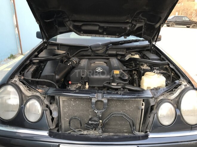 Mercedes E 240 1999, 387,000 km - 2.4 l - Sumqayıt