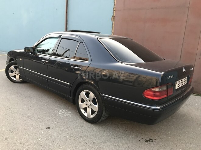 Mercedes E 240 1999, 387,000 km - 2.4 l - Sumqayıt