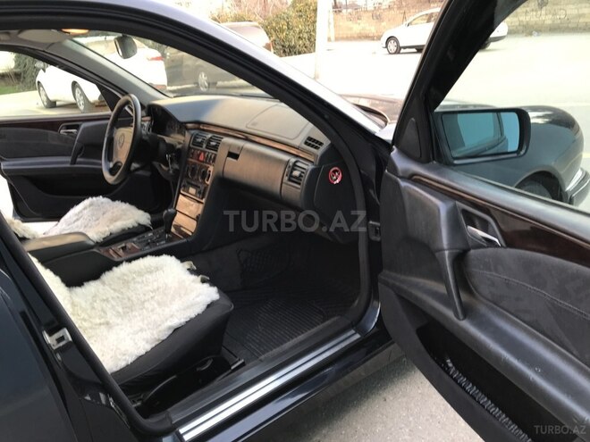 Mercedes E 240 1999, 387,000 km - 2.4 l - Sumqayıt