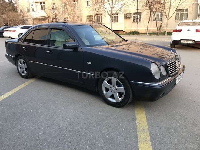 Mercedes E 240 1999, 387,000 km - 2.4 l - Sumqayıt