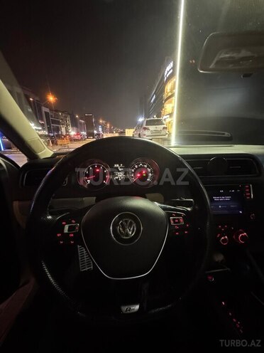 Volkswagen Jetta-7