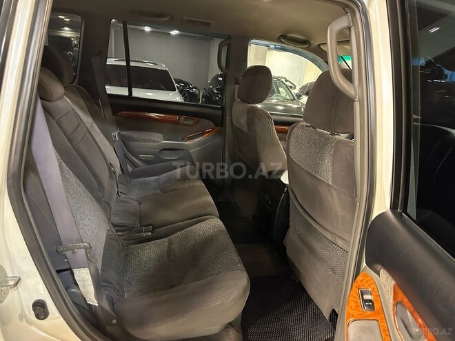 Toyota Land Cruiser Prado-16