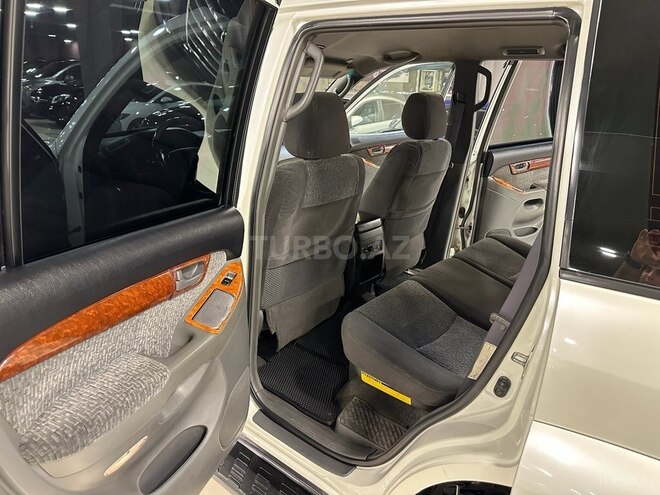 Toyota Land Cruiser Prado-18