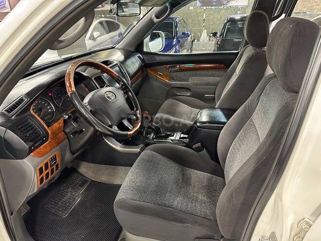 Toyota Land Cruiser Prado-10
