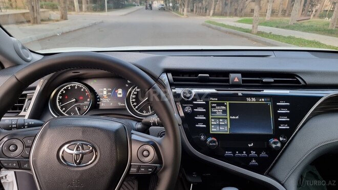 Toyota Camry-6