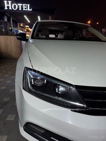 Volkswagen Jetta-18