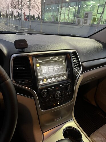Jeep Grand Cherokee-19