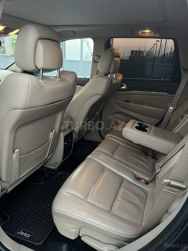 Jeep Grand Cherokee-18