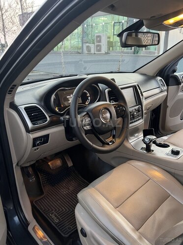 Jeep Grand Cherokee-15