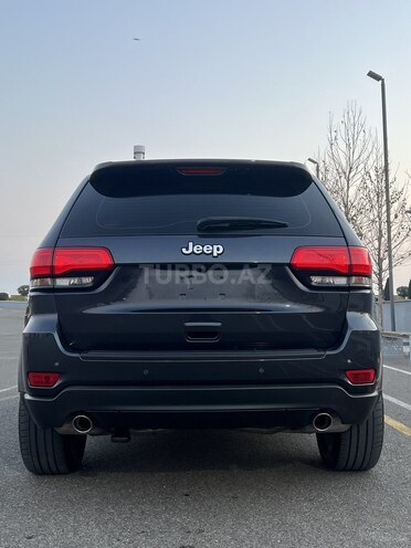 Jeep Grand Cherokee-11