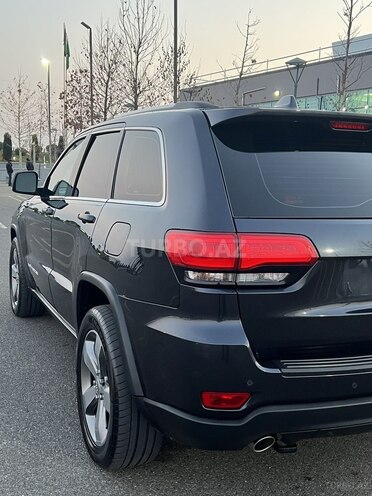 Jeep Grand Cherokee-13