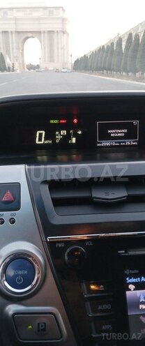 Toyota Prius V 2015, 209,876 km - 1.8 l - Gəncə