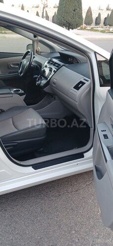 Toyota Prius V 2015, 209,876 km - 1.8 l - Gəncə