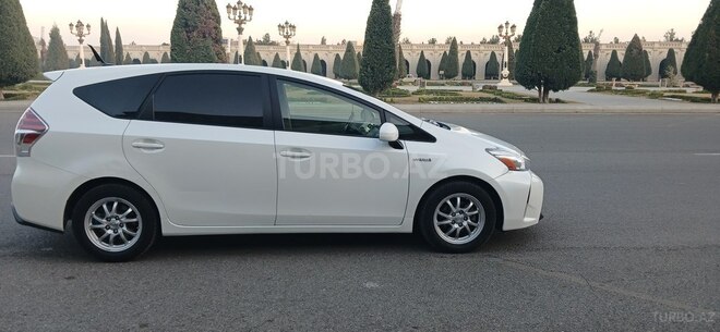 Toyota Prius V 2015, 209,876 km - 1.8 l - Gəncə