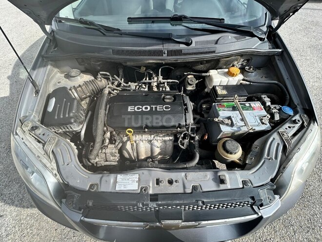 Chevrolet Aveo-8