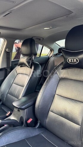 Kia Cerato-5