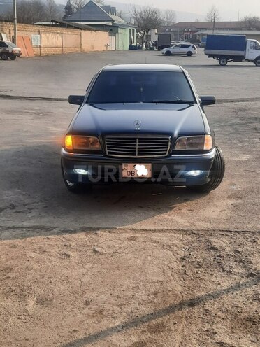 Mercedes C 240 1998, 445,780 km - 2.4 l - İsmayıllı