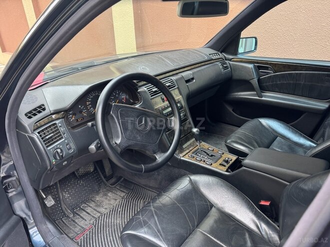 Mercedes E 220 d 1998, 333,000 km - 2.2 l - Bakı