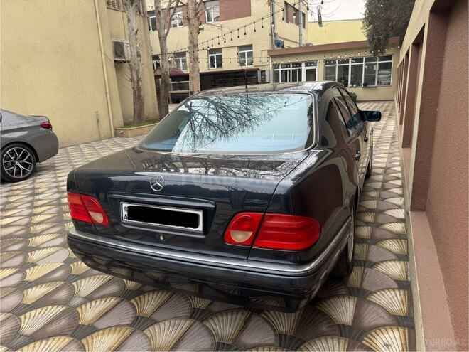 Mercedes E 220 d 1998, 333,000 km - 2.2 l - Bakı