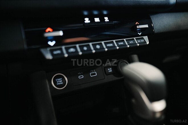 Mitsubishi L200-10