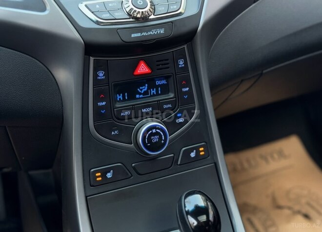 Hyundai Elantra 2015, 212,000 km - 1.6 l - Xaçmaz