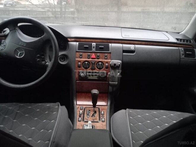 Mercedes E 240 1999, 265,000 km - 2.4 l - Bakı