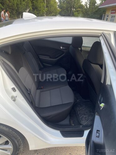 Kia Cerato 2014, 177,625 km - 1.6 l - Saatlı