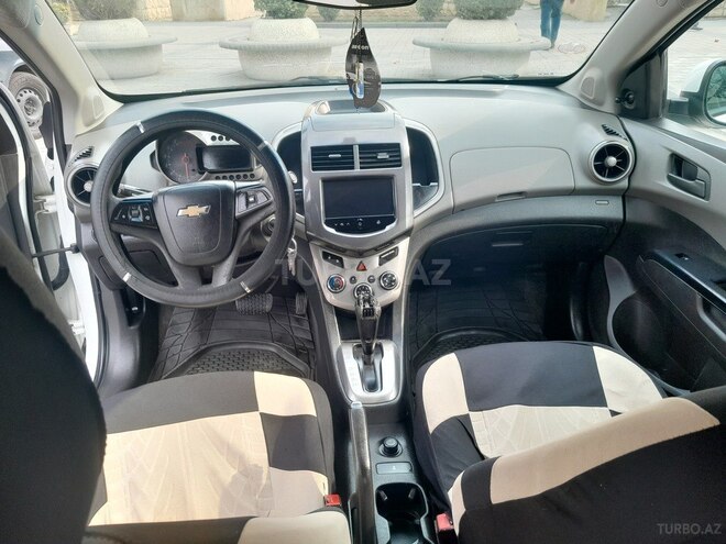 Chevrolet Aveo-7