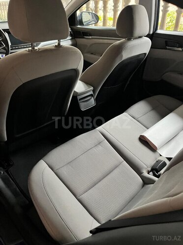 Hyundai Elantra 2018, 130,000 km - 2.0 l - Bakı