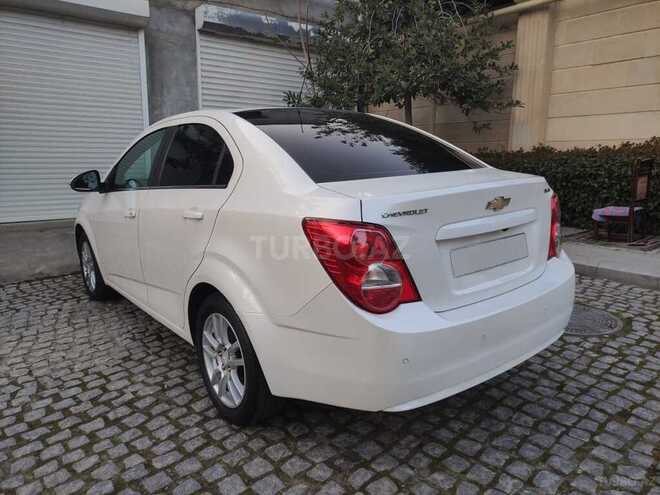 Chevrolet Aveo-8