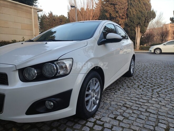 Chevrolet Aveo-12