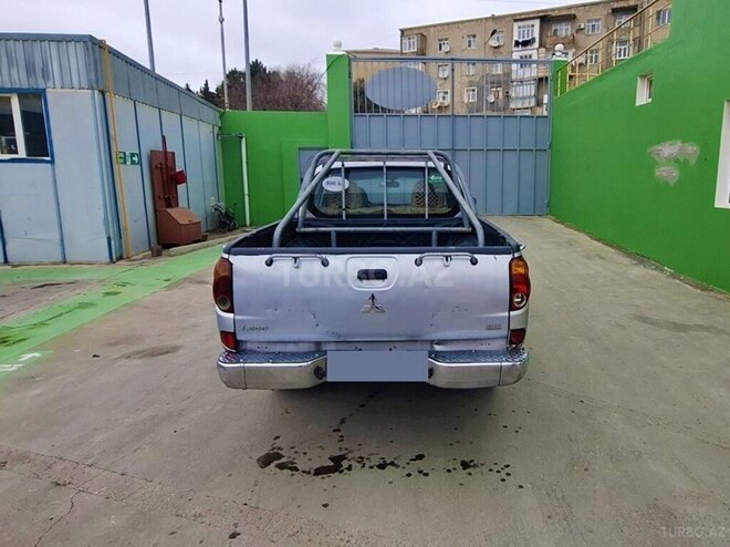 Mitsubishi L200 2011, 414,000 km - 2.5 l - Sumqayıt