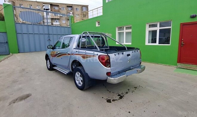 Mitsubishi L200 2011, 414,000 km - 2.5 l - Sumqayıt