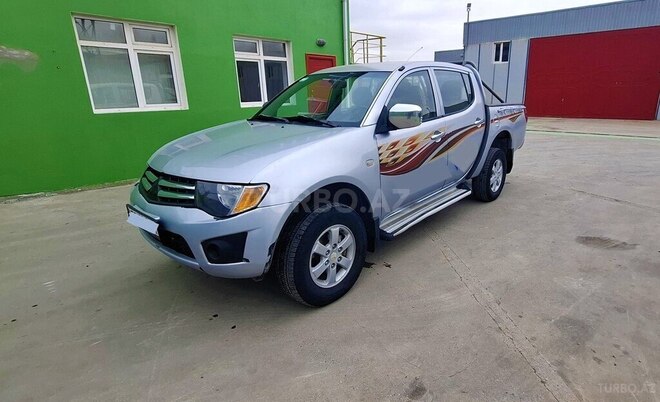 Mitsubishi L200 2011, 414,000 km - 2.5 l - Sumqayıt