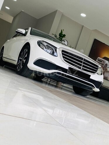 Mercedes E 220 d-4