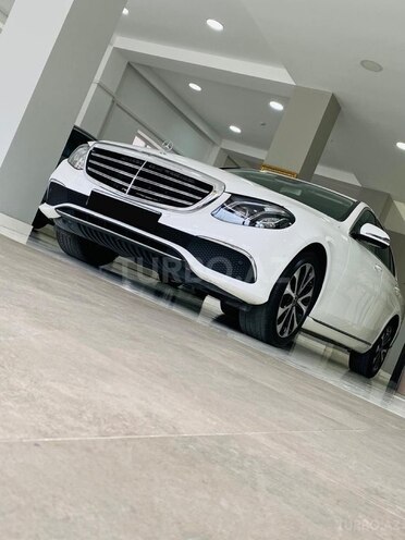 Mercedes E 220 d-2
