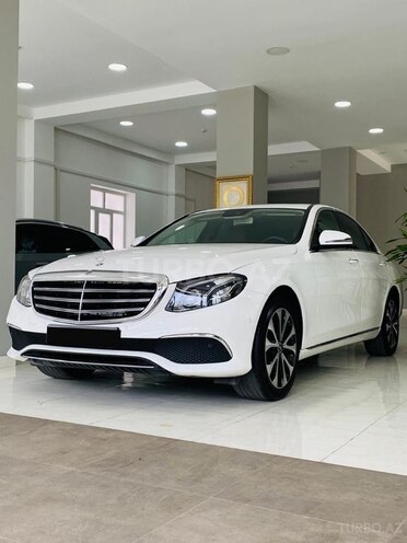 Mercedes E 220 d-3