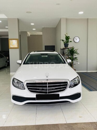 Mercedes E 220 d-1